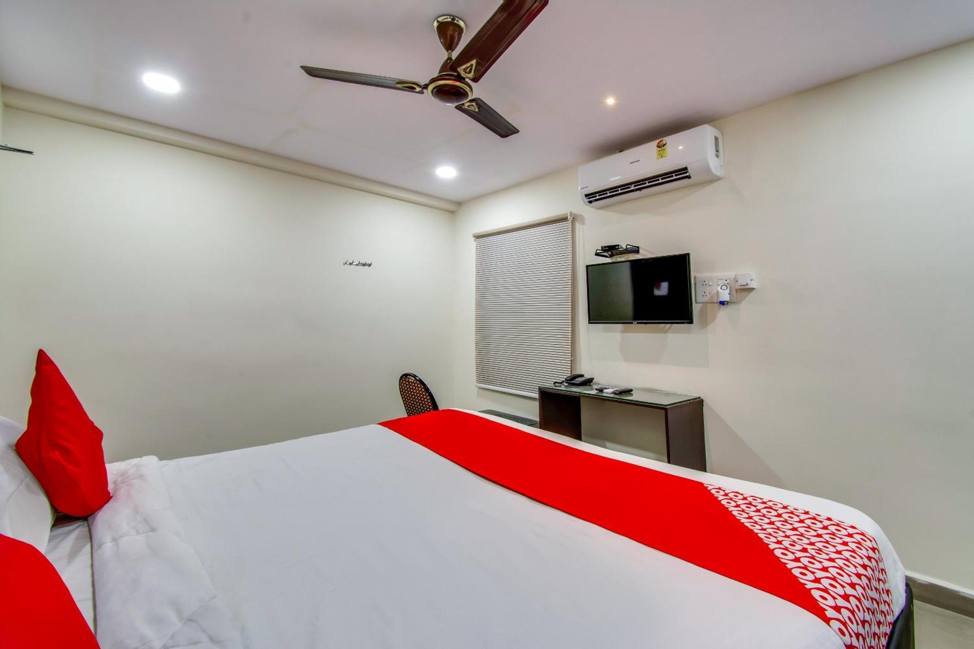 Vijayawāda Oyo Akshaya Inn מראה חיצוני תמונה