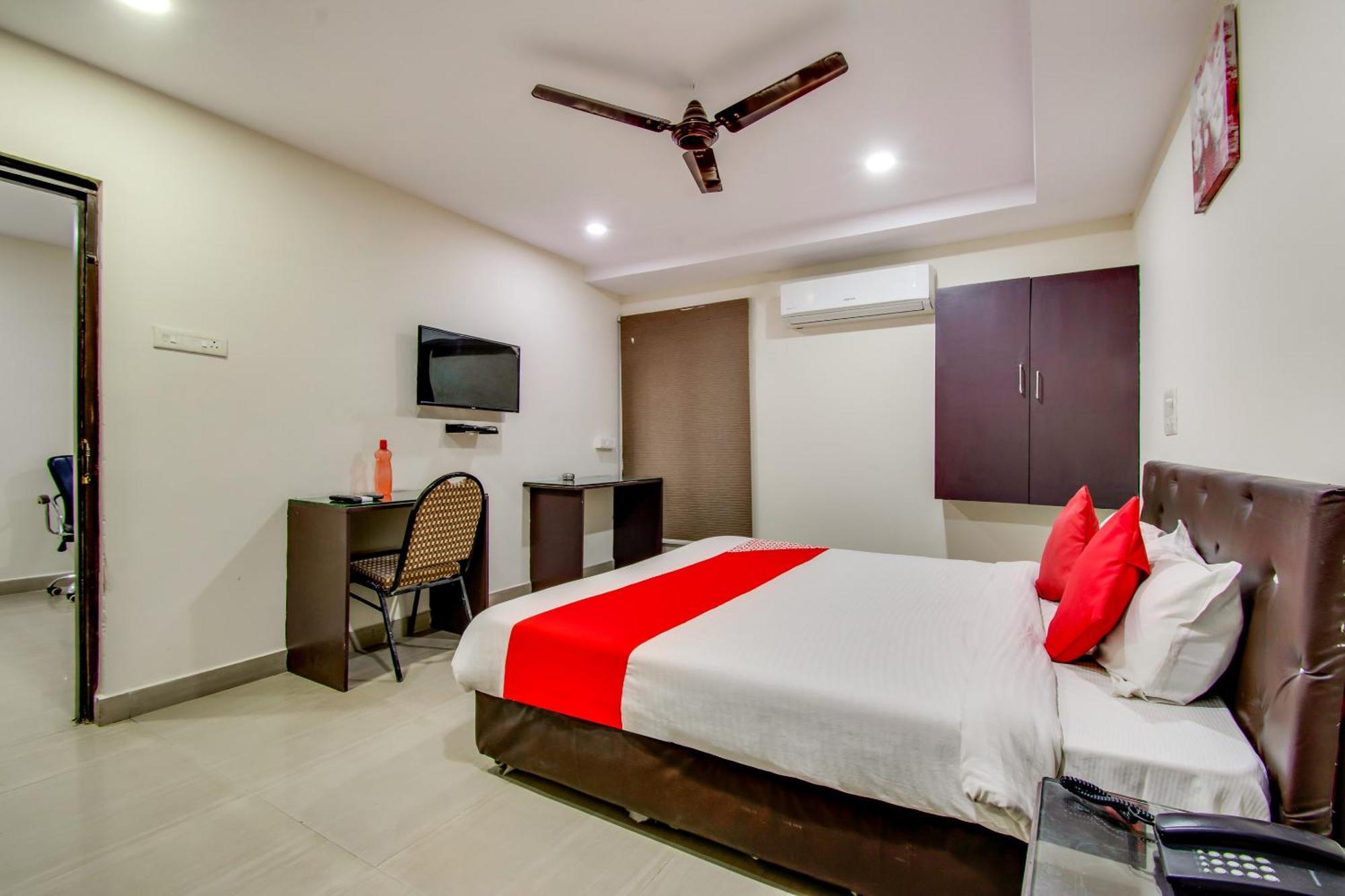 Vijayawāda Oyo Akshaya Inn מראה חיצוני תמונה